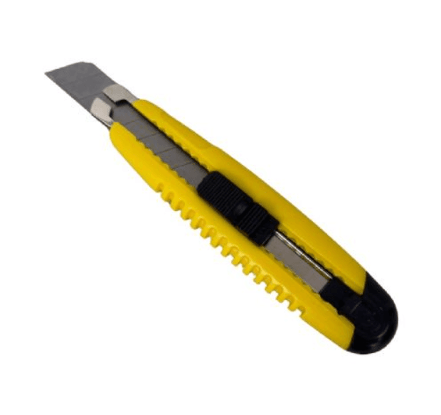 ESTILETE 18MM CG300